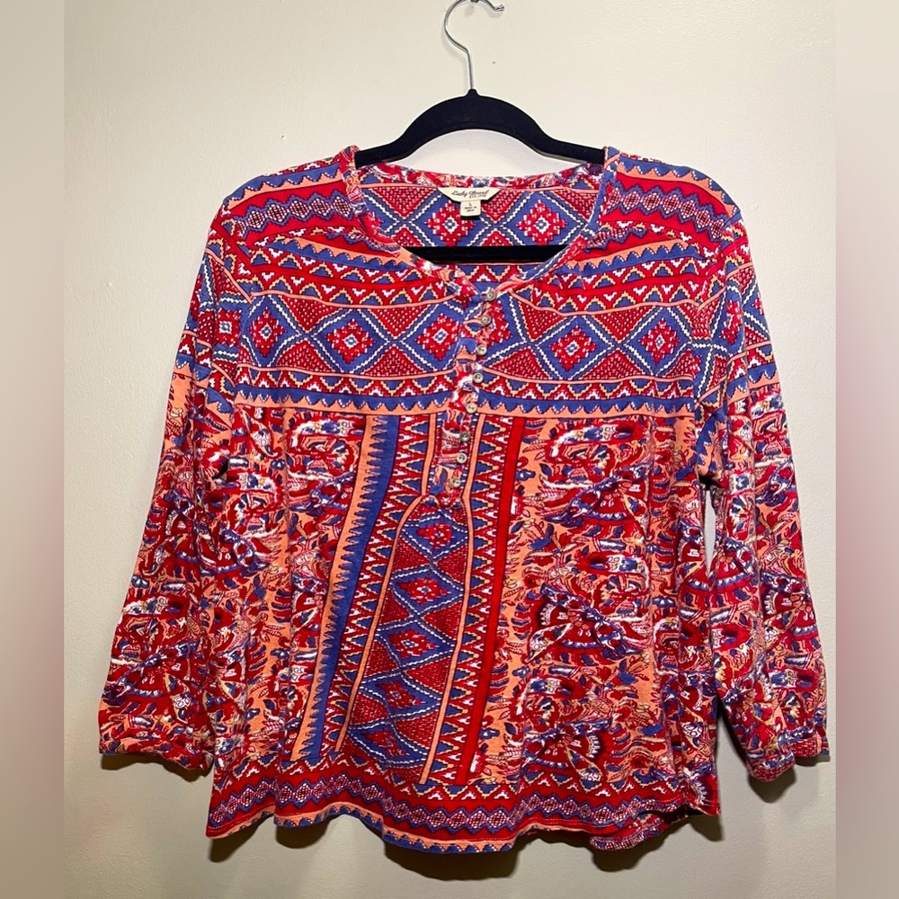 LUCKY BRAND Women’s Americana Red and Blue Boho  V-neck shirt